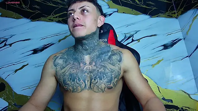 Snapshot of Kevin22_222 chatting on 1, 3, 2025 Kevin22 222 online show from 1, 3, 2025