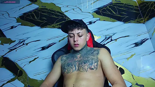 Snapshot of Kevin22_222 chatting on 1, 3, 2025 Kevin22 222 online show from 1, 3, 2025