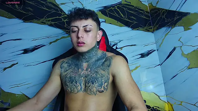 Snapshot of Kevin22_222 chatting on 4, 3, 2025 Kevin22 222 online show from 4, 3, 2025