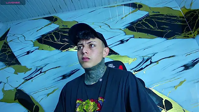 Snapshot of Kevin22_222 chatting on 18, 3, 2025 Kevin22 222 online show from 18, 3, 2025