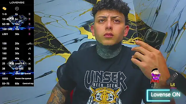 Snapshot of Kevin22_222 chatting on 17, 9, 2025 Kevin22 222 online show from 17, 9, 2025