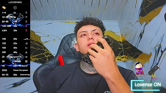 Snapshot of Kevin22_222 chatting on 14, 10, 2025 Kevin22 222 online show from 14, 10, 2025