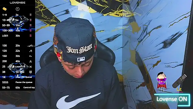 Snapshot of Kevin22_222 chatting on 15, 11, 2025 Kevin22 222 online show from 15, 11, 2025