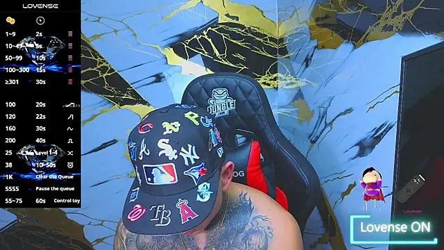 Snapshot of Kevin22_222 chatting on 18, 11, 2025 Kevin22 222 online show from 18, 11, 2025