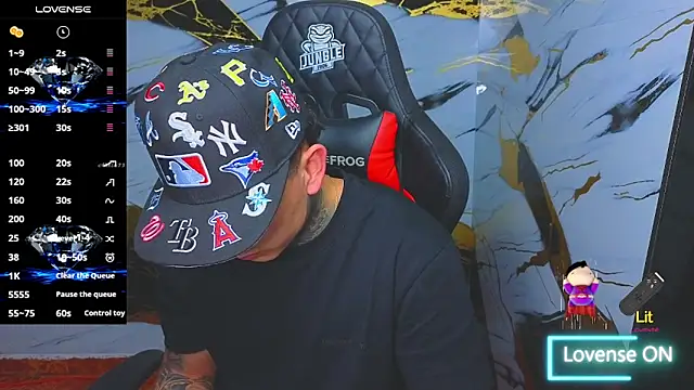 Snapshot of Kevin22_222 chatting on 22, 11, 2025 Kevin22 222 online show from 22, 11, 2025