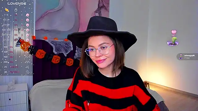 Kelly Cuutie online show from 28, 10, 2025