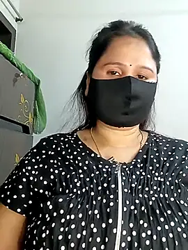 Snapshot of Tishani chatting on 9, 10, 2025 Tishani online show from 9, 10, 2025