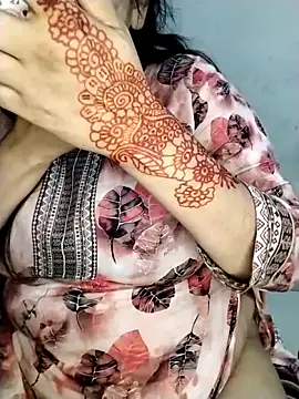 Snapshot of Tishani chatting on 17, 12, 2025 Tishani online show from 17, 12, 2025