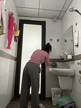 Baby Claraa online show from 7, 2, 2025