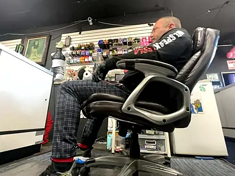 Snapshot of RawRyder8 chatting on 6, 11, 2025 RawRyder8 online show from 6, 11, 2025