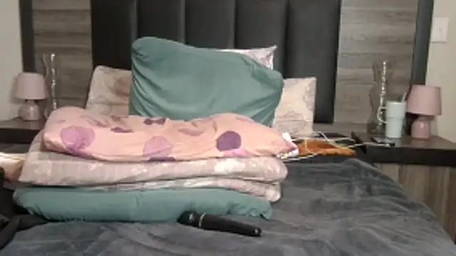 BigButt-MomJ75 online show from 21, 4, 2026