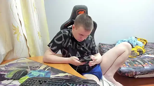 iliaskrislove online show from 7, 10, 2025