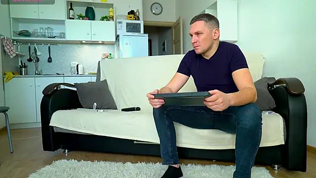 Snapshot of littlesweettifany chatting on 4, 12, 2024 littlesweettifany online show from 4, 12, 2024