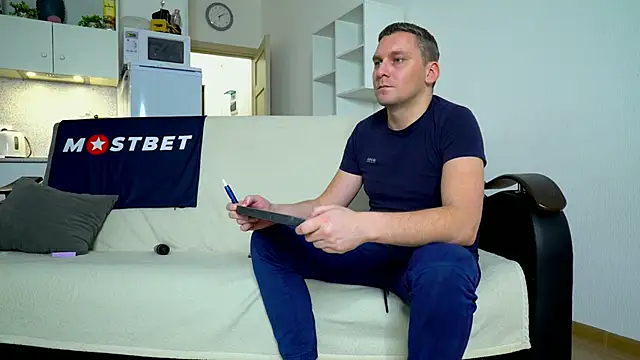 Snapshot of littlesweettifany chatting on 18, 12, 2024 littlesweettifany online show from 18, 12, 2024