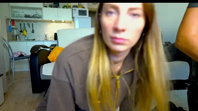 Snapshot of littlesweettifany chatting on 30, 9, 2025 littlesweettifany online show from 30, 9, 2025