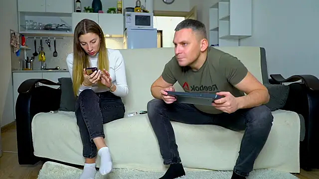 Snapshot of littlesweettifany chatting on 28, 11, 2025 littlesweettifany online show from 28, 11, 2025