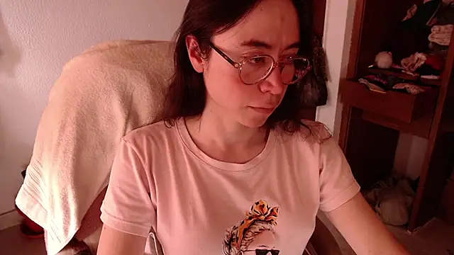 Snapshot of emily_pearl_ chatting on 10, 11, 2025 emily pearl online show from 10, 11, 2025