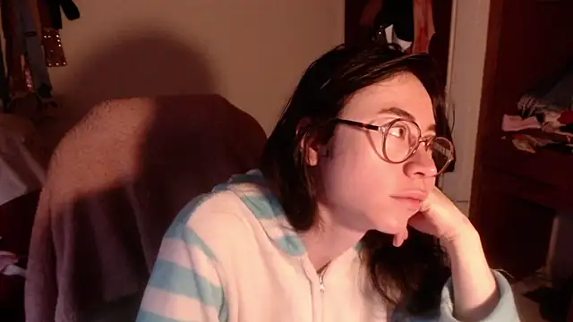 Snapshot of emily_pearl_ chatting on 14, 11, 2025 emily pearl online show from 14, 11, 2025