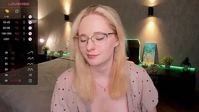 Aemilia  online show from 8, 3, 2025