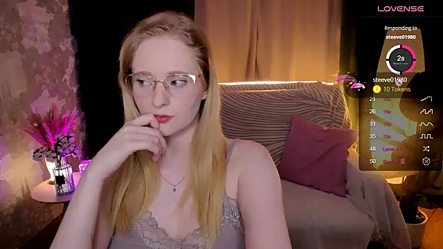 Aemilia  online show from 5, 10, 2025