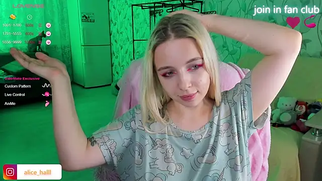 Snapshot of Alice_Halle chatting on 2, 12, 2024 Alice Halle online show from 2, 12, 2024