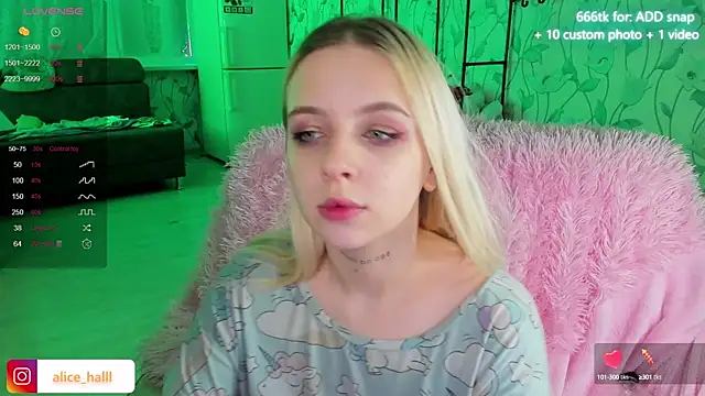 Snapshot of Alice_Halle chatting on 14, 12, 2024 Alice Halle online show from 14, 12, 2024