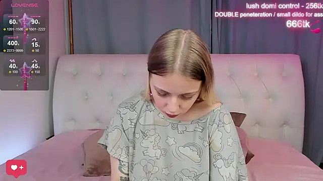 Snapshot of Alice_Halle chatting on 9, 10, 2025 Alice Halle online show from 9, 10, 2025