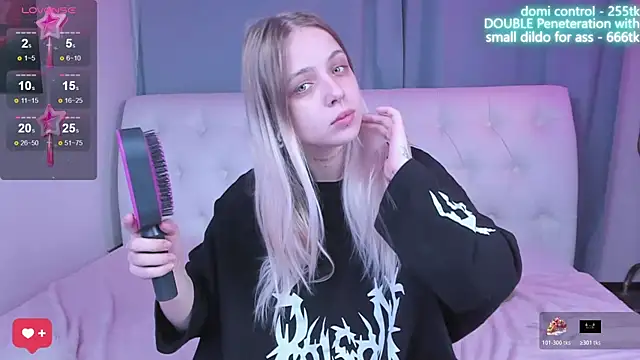 Snapshot of Alice_Halle chatting on 26, 10, 2025 Alice Halle online show from 26, 10, 2025