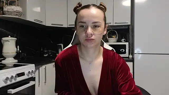 Snapshot of Strip-Lady chatting on 10, 2, 2025 Strip-Lady online show from 10, 2, 2025