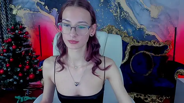 Snapshot of CozyMell chatting on 4, 1, 2025 CozyMell online show from 4, 1, 2025