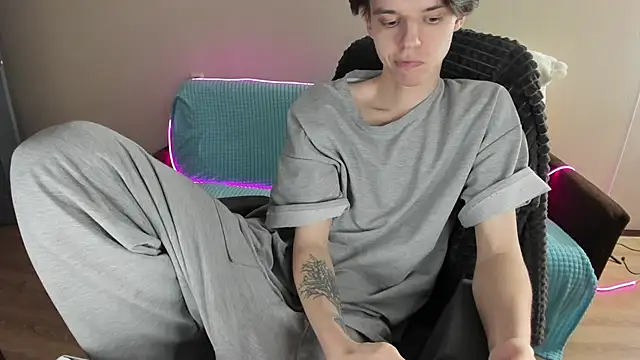 Liam sexy1 online show from 1, 2, 2025