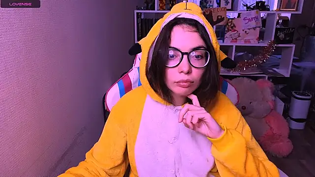 Snapshot of Sia_Shine chatting on 15, 12, 2024 Sia Shine online show from 15, 12, 2024