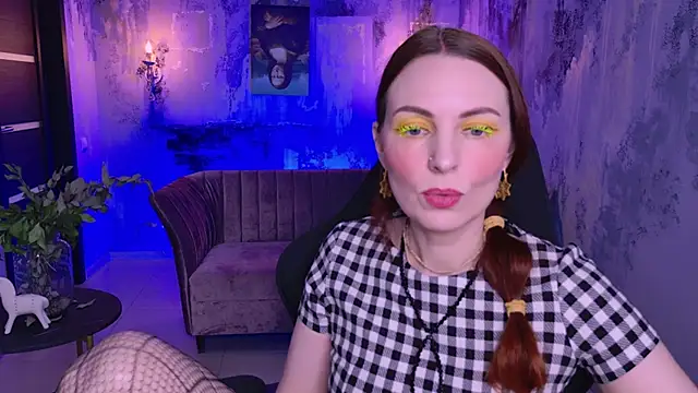 Snapshot of VandaRossi chatting on 2, 3, 2025 VandaRossi online show from 2, 3, 2025