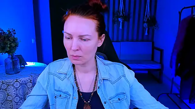 Snapshot of VandaRossi chatting on 7, 3, 2025 VandaRossi online show from 7, 3, 2025