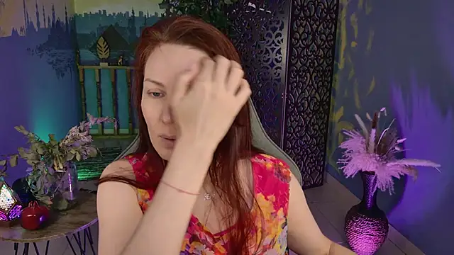 Snapshot of VandaRossi chatting on 10, 10, 2025 VandaRossi online show from 10, 10, 2025