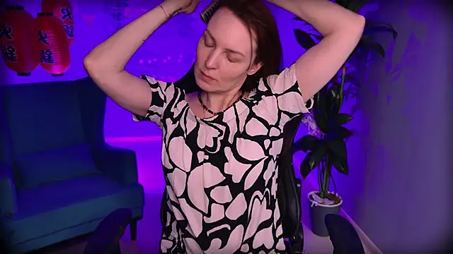 Snapshot of VandaRossi chatting on 13, 10, 2025 VandaRossi online show from 13, 10, 2025