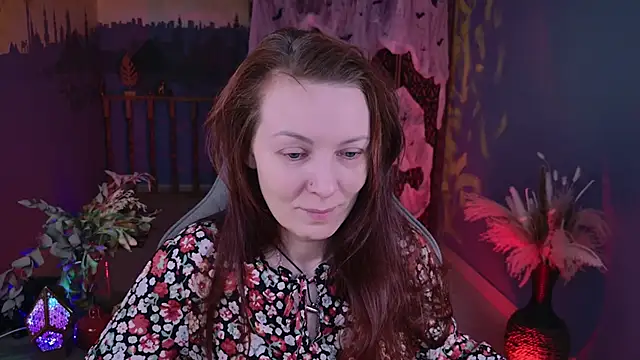 Snapshot of VandaRossi chatting on 28, 10, 2025 VandaRossi online show from 28, 10, 2025