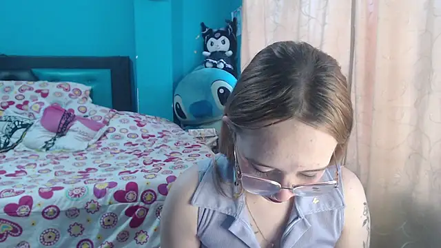 Liaroberts1 online show from 28, 2, 2025