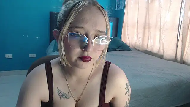 Liaroberts1 online show from 13, 9, 2025