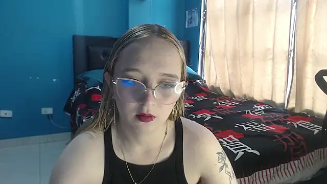 Liaroberts1 online show from 20, 9, 2025