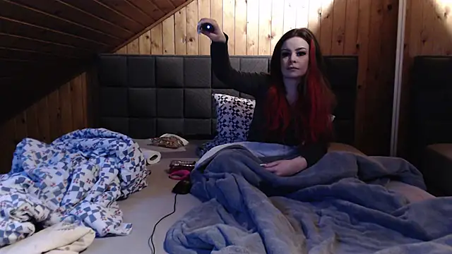 BoeseMoni1998 online show from 8, 2, 2025