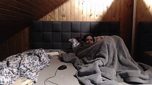 BoeseMoni1998 online show from 9, 2, 2025