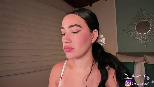 Snapshot of angeel_fox chatting on 27, 12, 2024 angeel fox online show from 27, 12, 2024