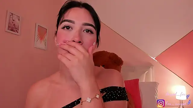 Snapshot of angeel_fox chatting on 8, 1, 2025 angeel fox online show from 8, 1, 2025