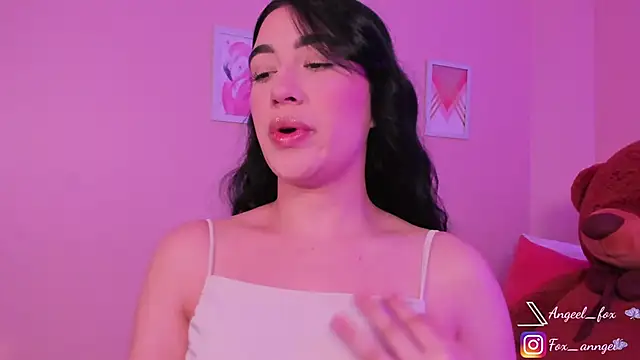 Snapshot of angeel_fox chatting on 9, 9, 2025 angeel fox online show from 9, 9, 2025