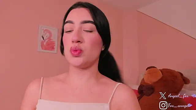 Snapshot of angeel_fox chatting on 25, 9, 2025 angeel fox online show from 25, 9, 2025