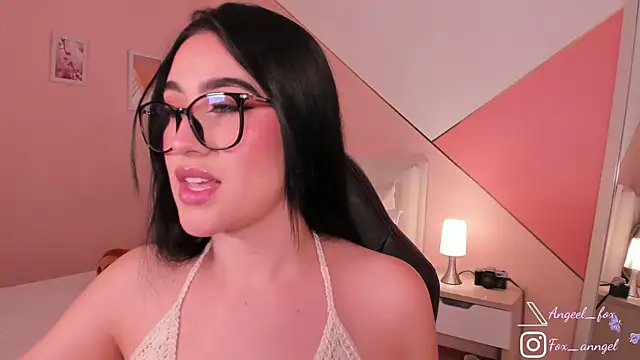 Snapshot of angeel_fox chatting on 9, 11, 2025 angeel fox online show from 9, 11, 2025