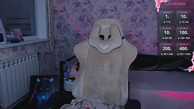 Estelle Hicks online show from 27, 10, 2025