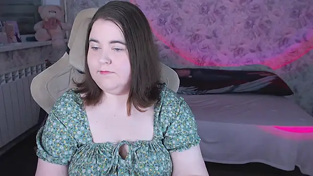 Estelle Hicks online show from 28, 3, 2026