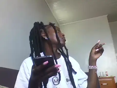 Snapshot of chilliedoug chatting on 28, 12, 2024 chilliedoug online show from 28, 12, 2024